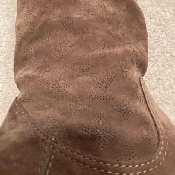 Louis Vuitton Tan Perforated Emblem Suede Boots - Picture 16 of 16